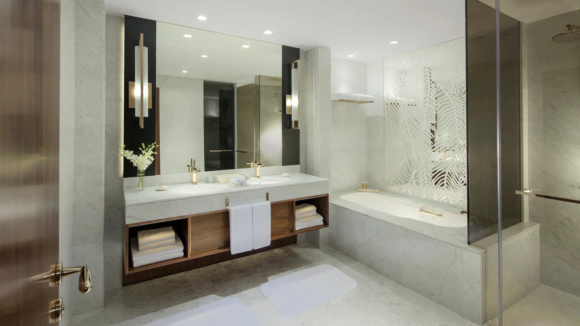 Grand-Hyatt-Dubai-P539-Grand-King-Bath-Room.16x9