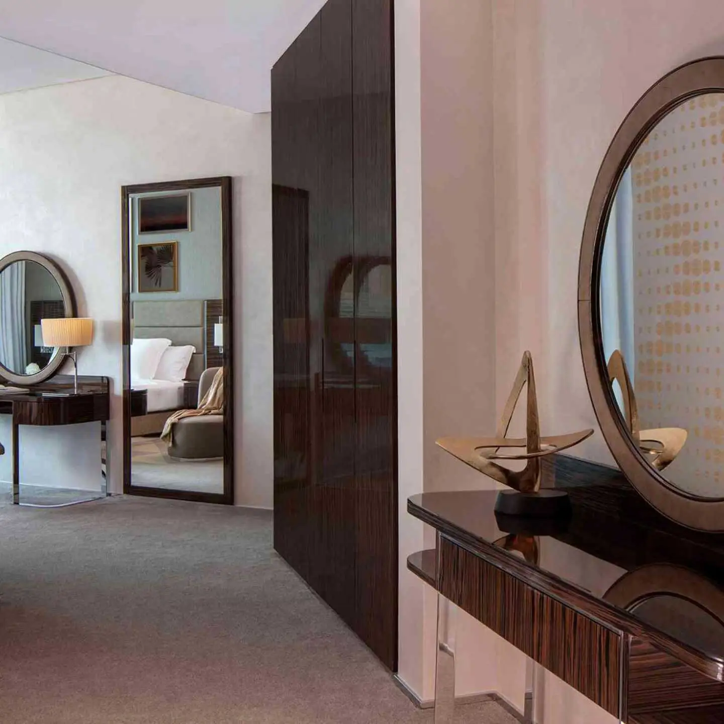 hyde-dubai-rooms-general_admission_king_balcony02-1440x1440-1